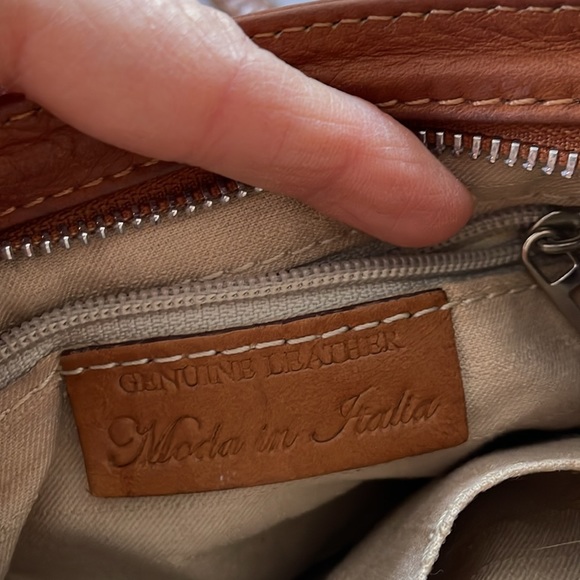 Italian leather crossbody bag - Picture 5 of 9